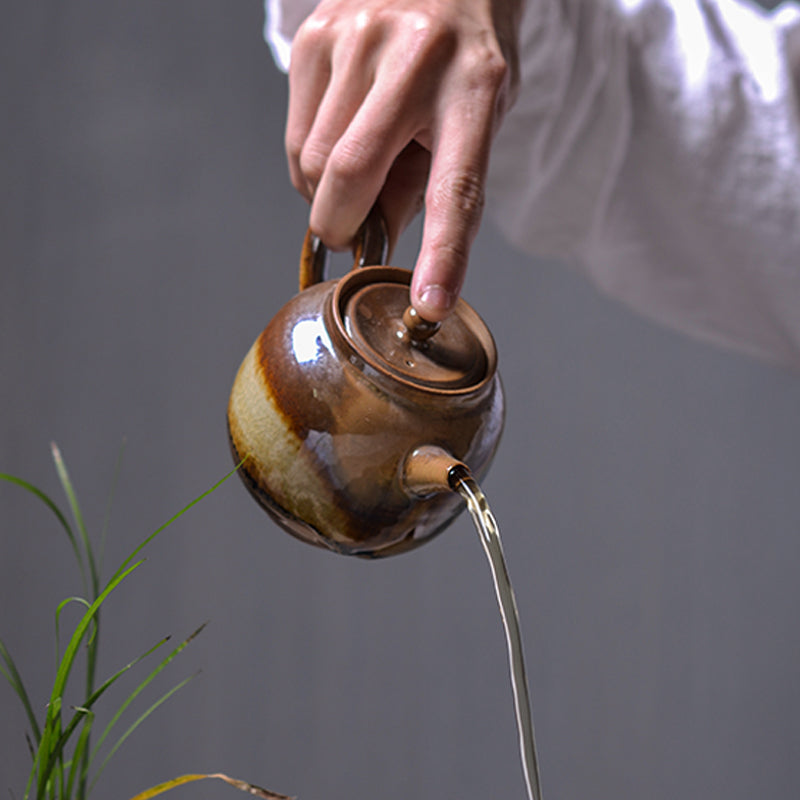 http://www.morimatea.com/cdn/shop/products/Hand_made_chai_kiln_color_glaze_large_teapot_ceramic_filter_teapot_03.jpg?v=1681701520