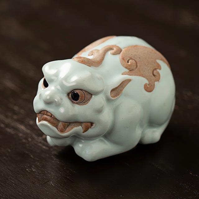 Pixiu Ru Ware Tea Pet Sky-Blue Ru Porcelain Crackle, Wealth-Attracting Tea Art Accessories